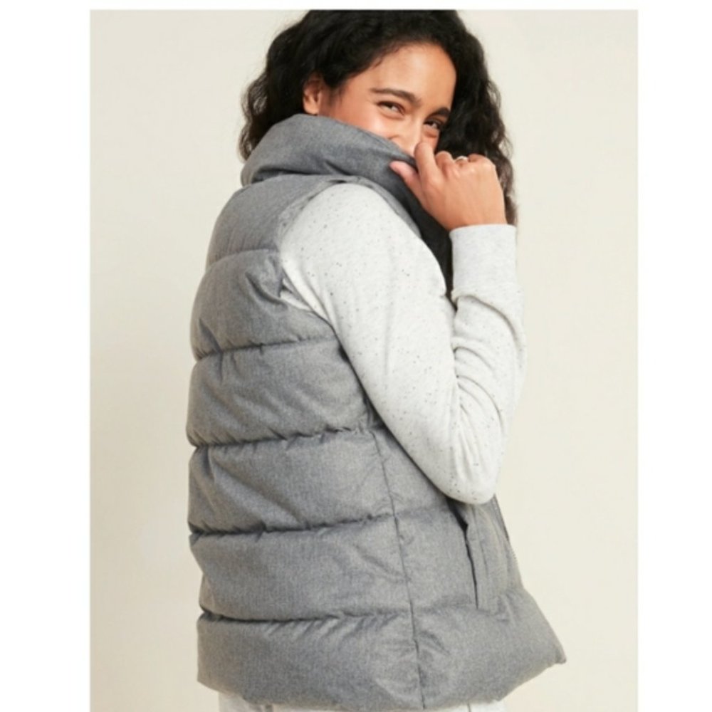 Old Navy Textured Puffer Vest - Women's Large - Gray - NEVER WORN!